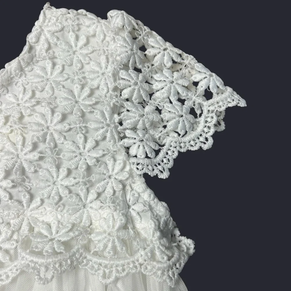 Beautiful White Lace Flower Girl / Communion Dress – Bow Dream (Size 7)